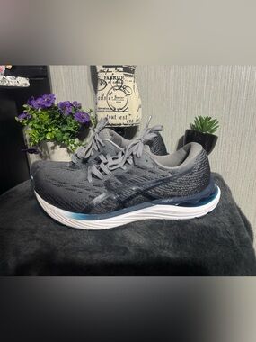 ASICS Men's Gray Running Shoes with Cushioned Midsole